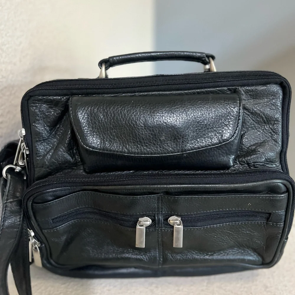 Wilsons Leather compact black